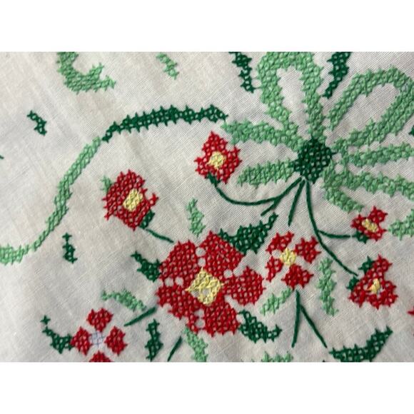 Vintage Cross Stitch Red Green Floral Unfinished Table Cloth - Picture 7 of 7